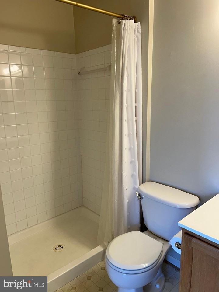 21076 Bitterroot Ter - Photo 4 of 39