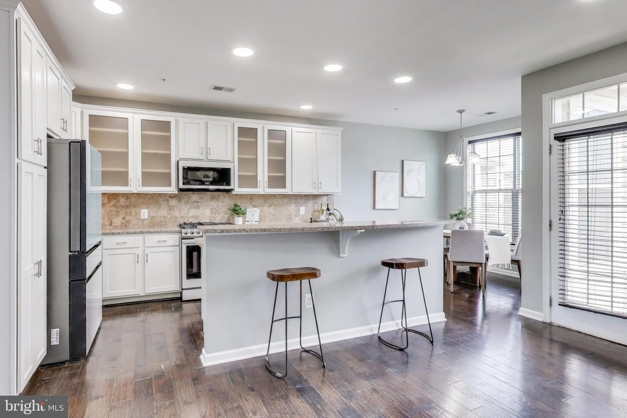 23516 Hopewell Manor Ter - Photo 7 of 32