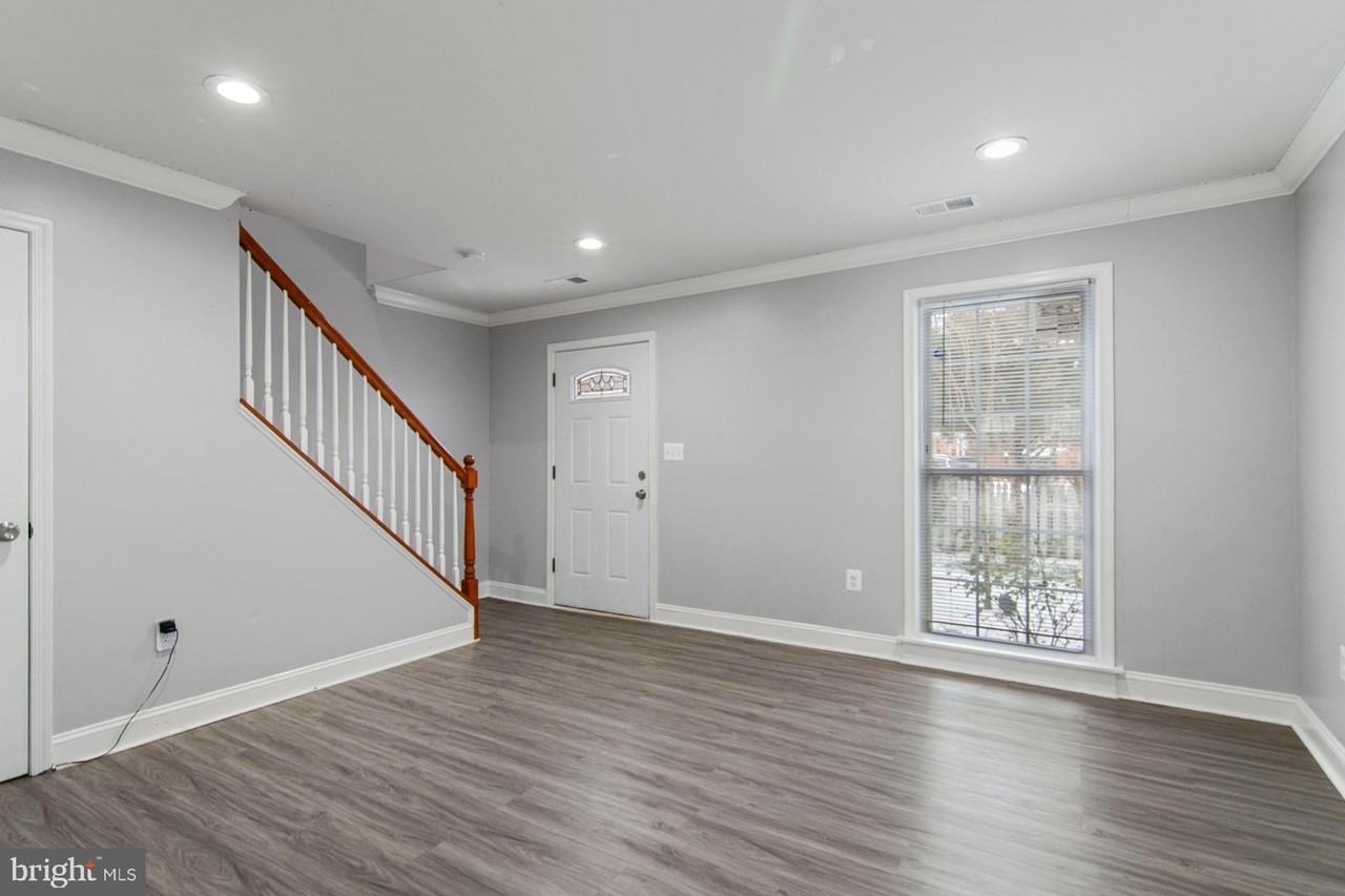 9838 Town Ln - Photo 2 of 17