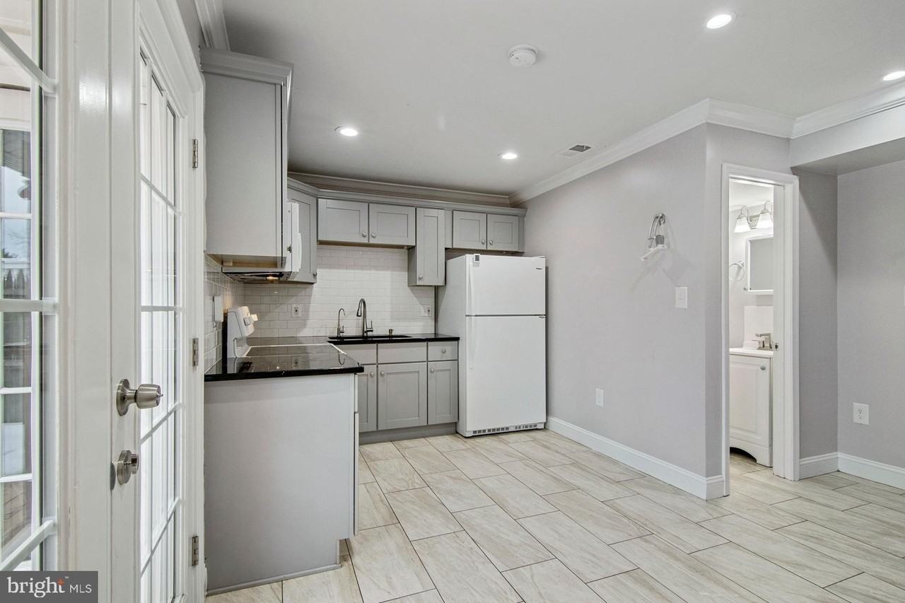 9838 Town Ln - Photo 4 of 17