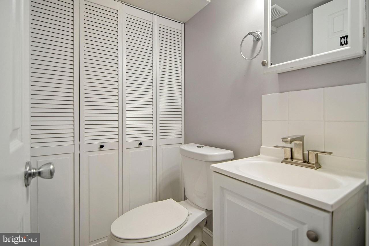 9838 Town Ln - Photo 6 of 17