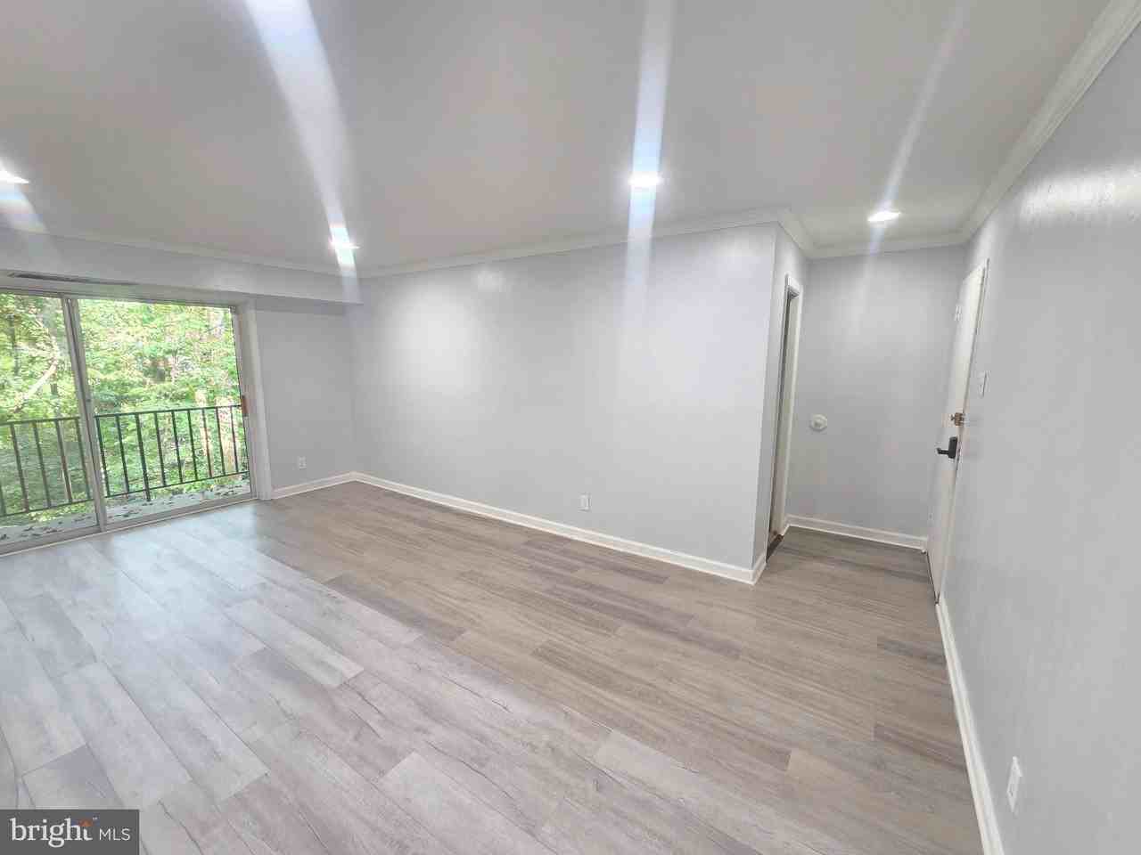 12658 Dara Dr Apt 102 #102 - Photo 3 of 19