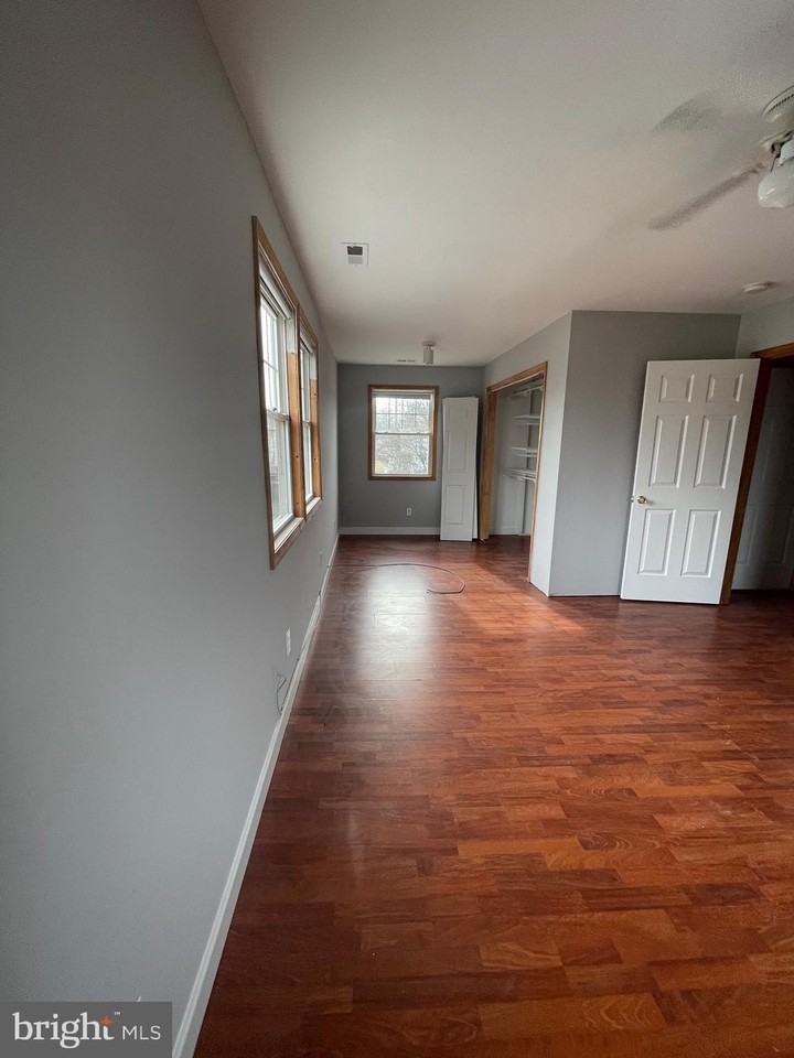 110 Marshall Ave - Photo 4 of 16