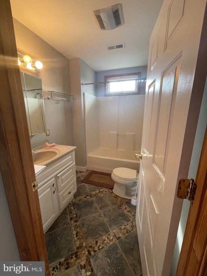 110 Marshall Ave - Photo 6 of 16