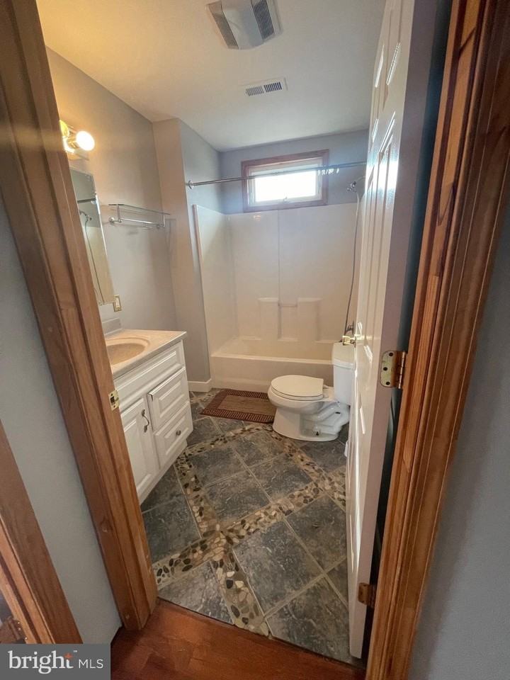 110 Marshall Ave - Photo 7 of 16