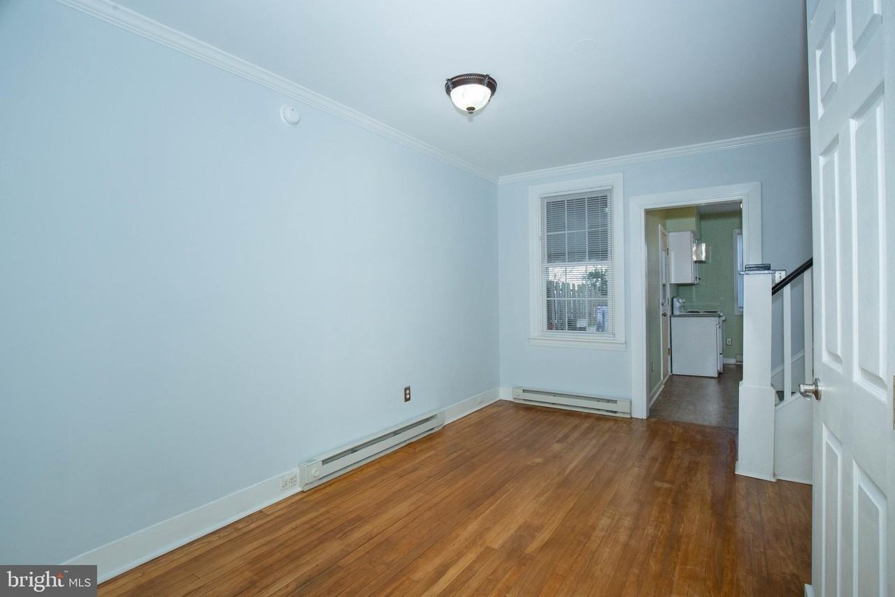 106 N Maple Ave - Photo 7 of 36