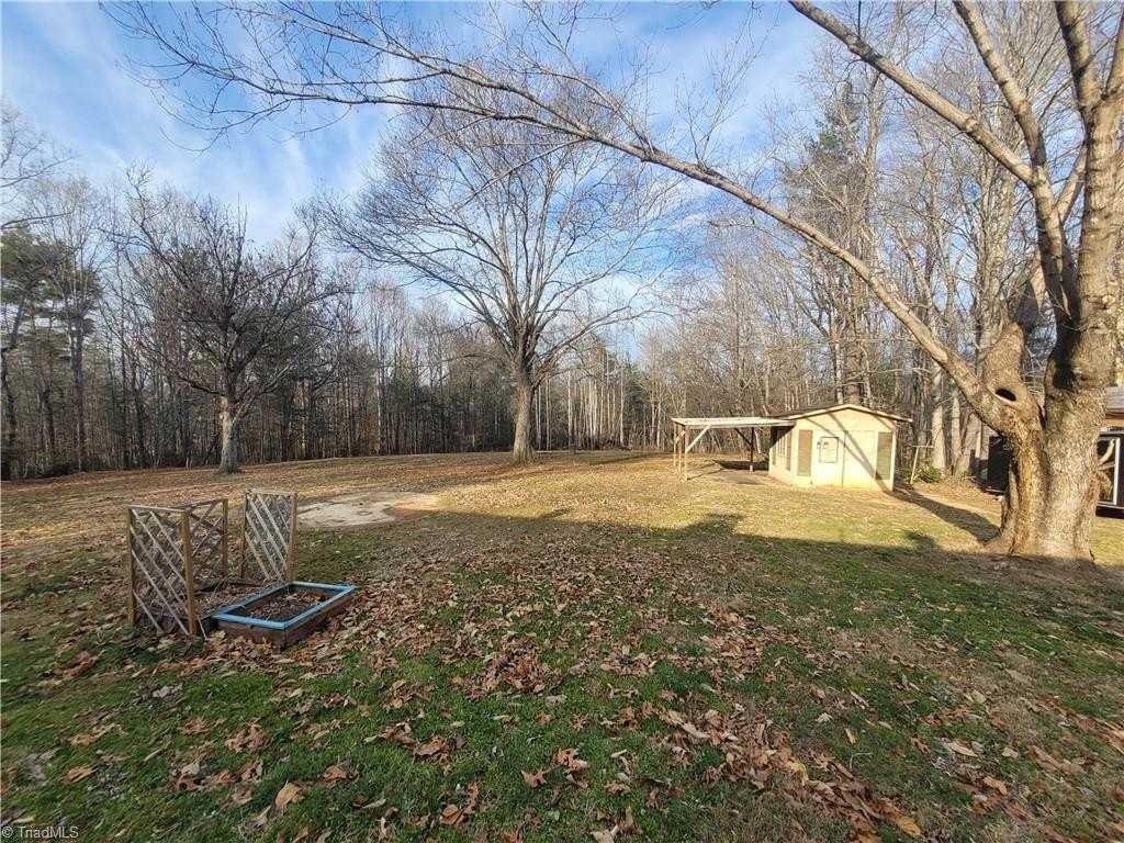 128 Mystery Ln - Photo 2 of 14