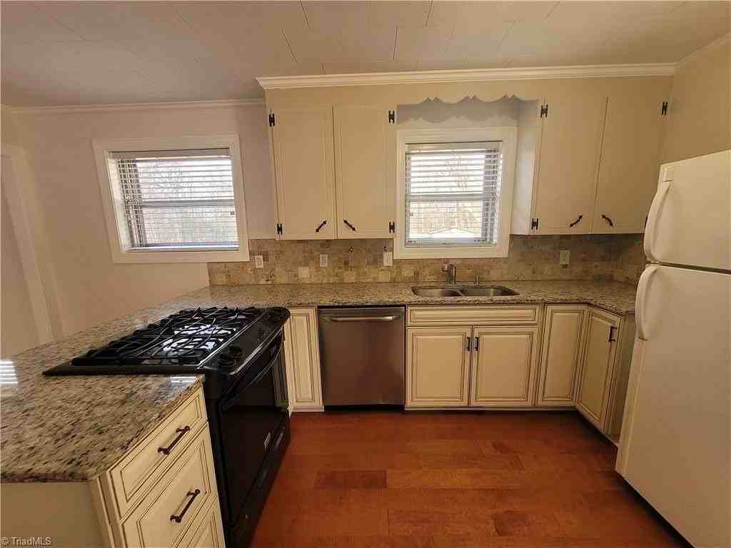 128 Mystery Ln - Photo 7 of 14