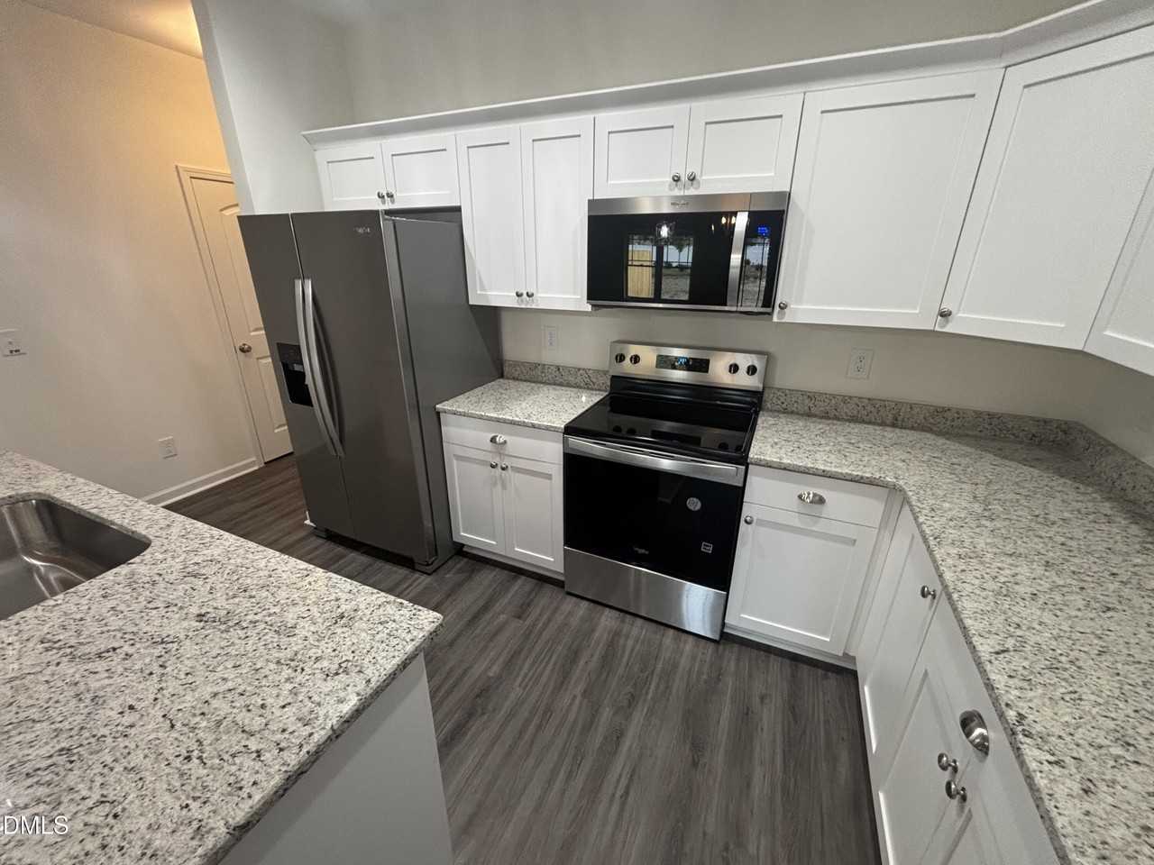 610 S Blackmon St - Photo 3 of 24