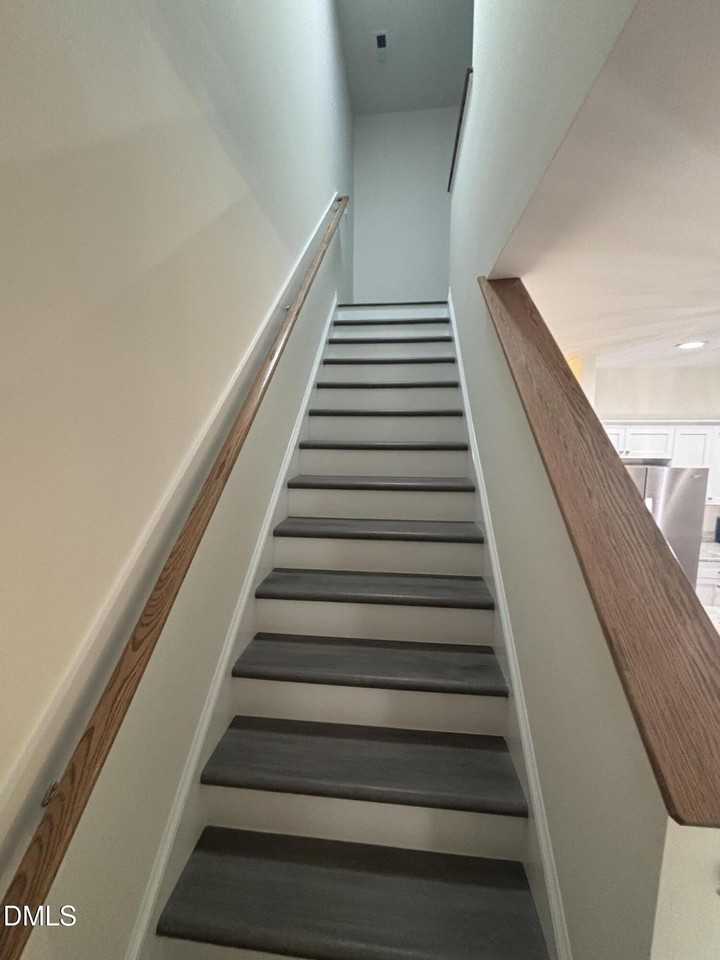 610 S Blackmon St - Photo 6 of 24