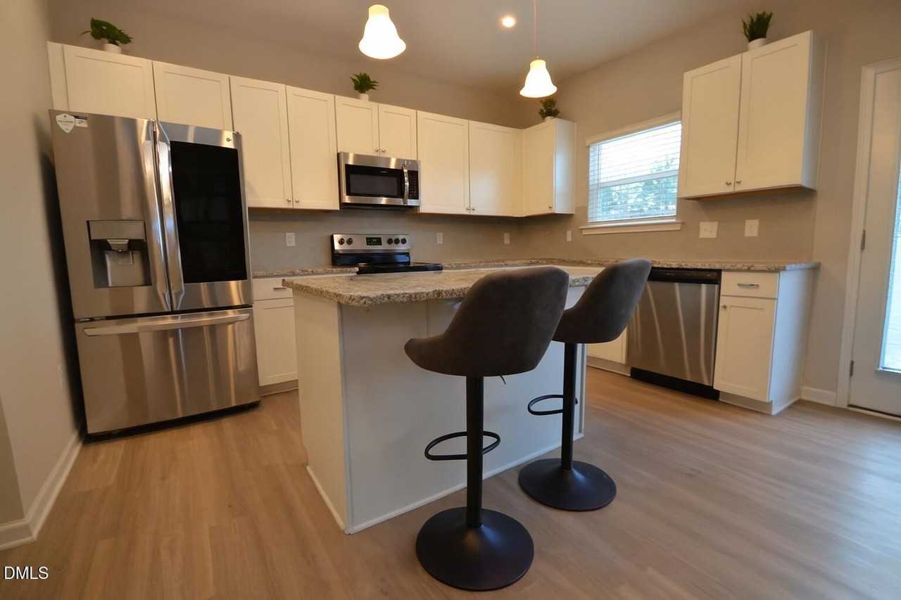 103 Memorial Ct - Photo 5 of 21