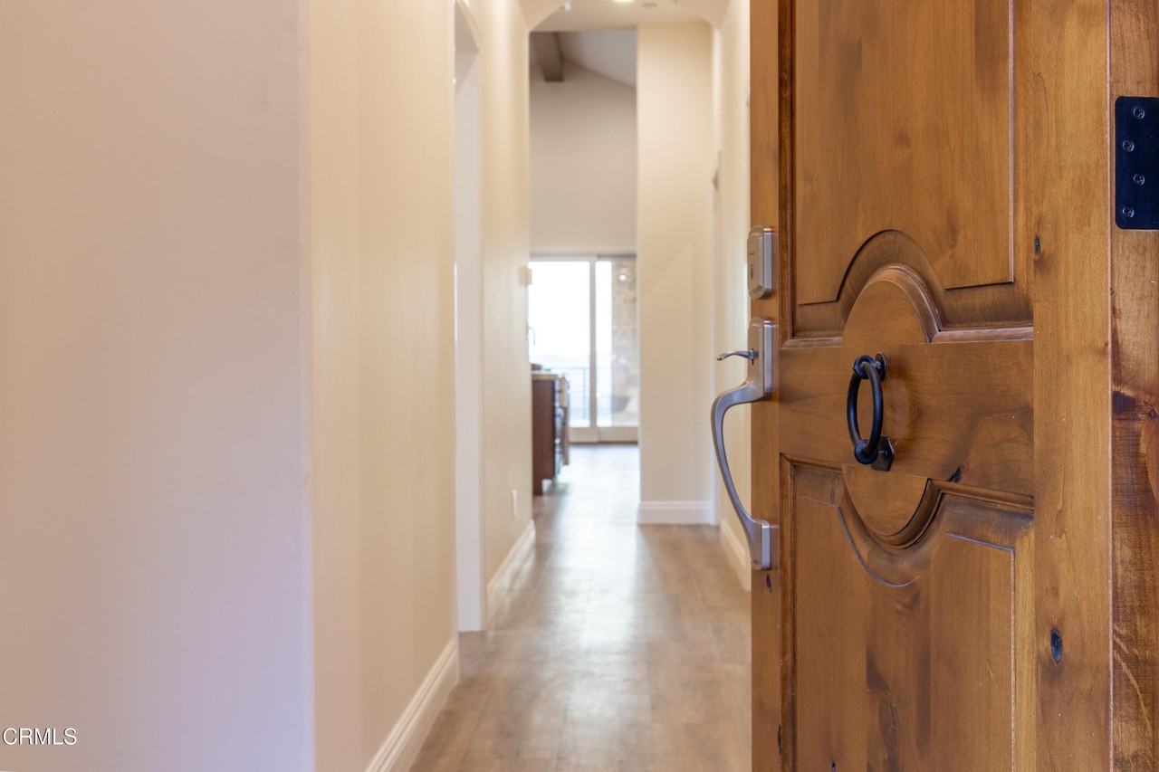 711 Mission Dr - Photo 4 of 43