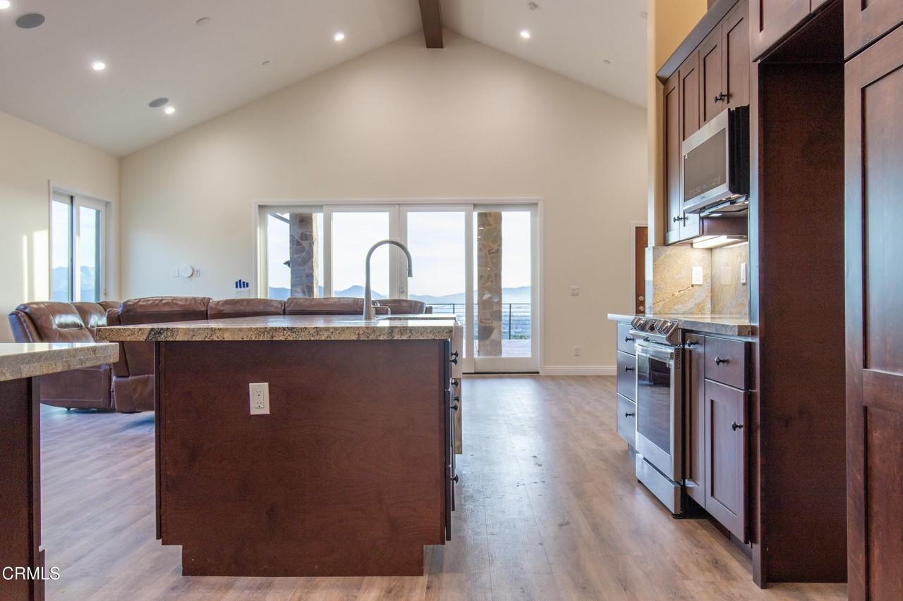 711 Mission Dr - Photo 6 of 43