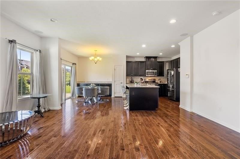 2020 Connecticut Ln - Photo 4 of 23