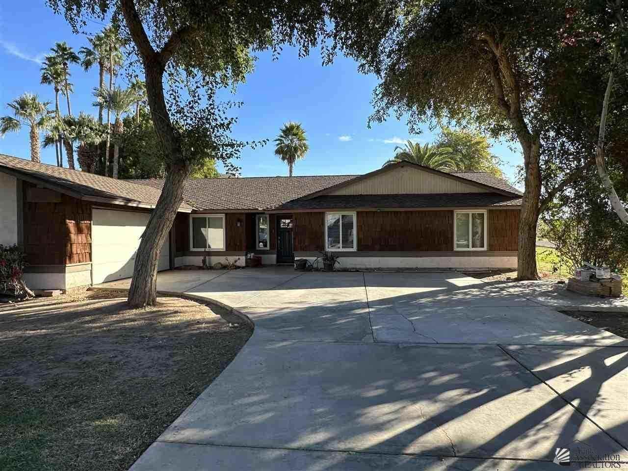 1181 S Hereford Ave - Photo 2 of 38