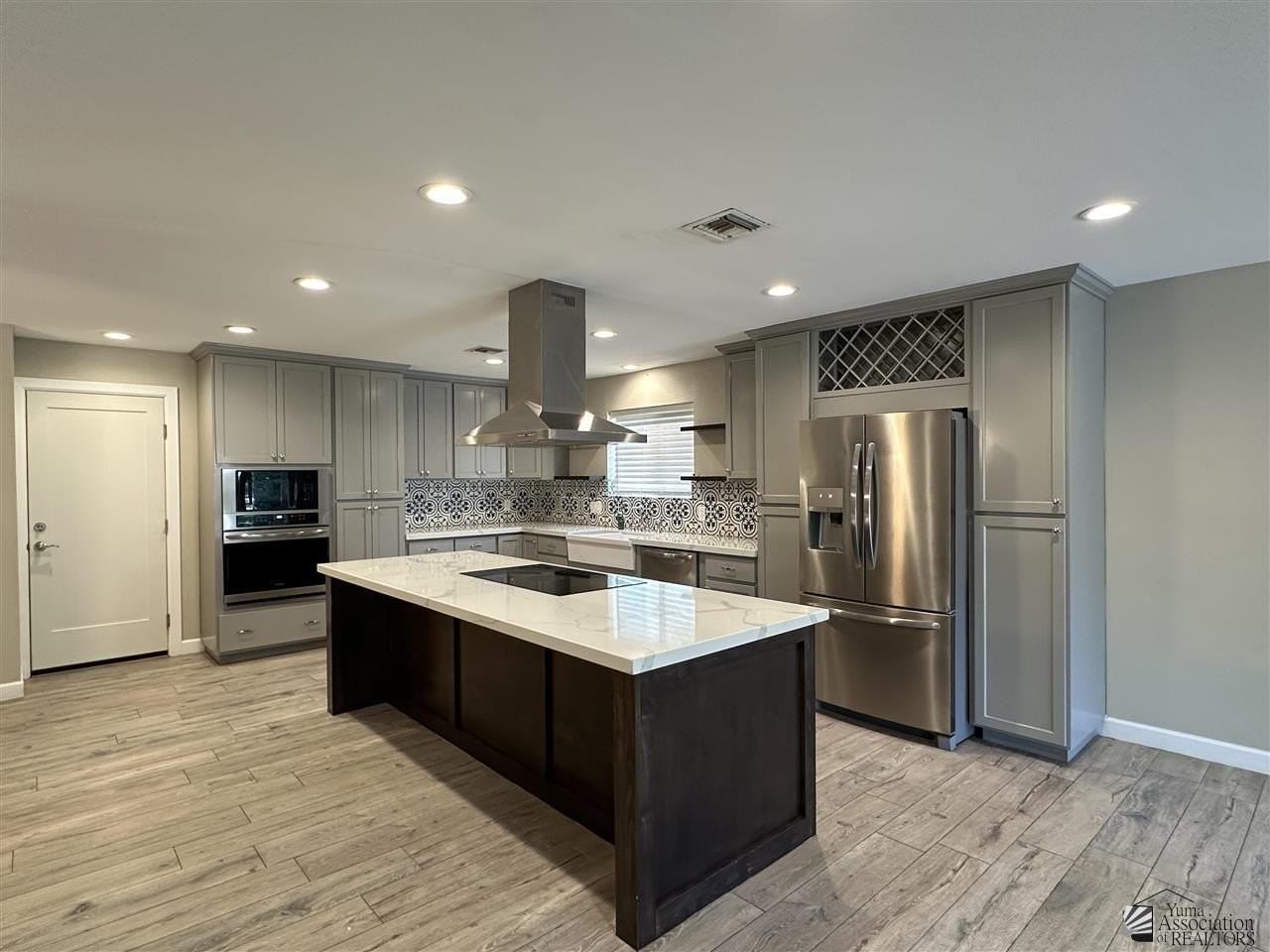 1181 S Hereford Ave - Photo 5 of 38