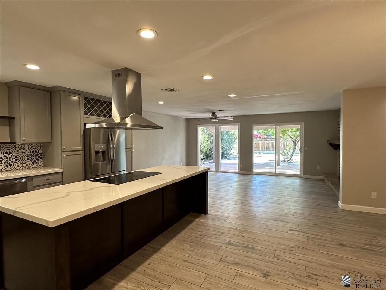 1181 S Hereford Ave - Photo 7 of 38