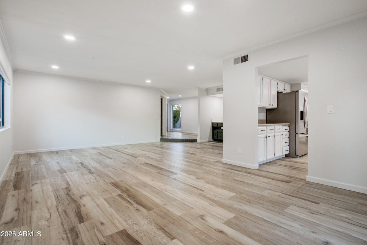 8019 E Via Costa - Photo 7 of 32