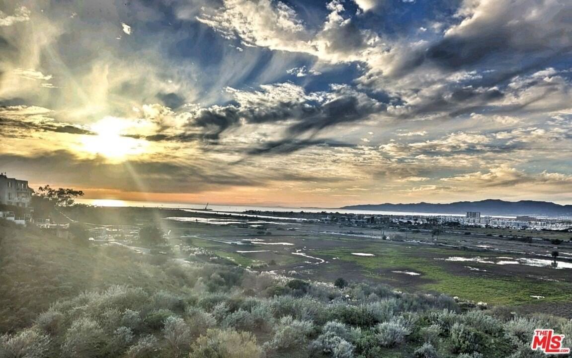 7599 Coastal View Dr - Photo 2 of 50