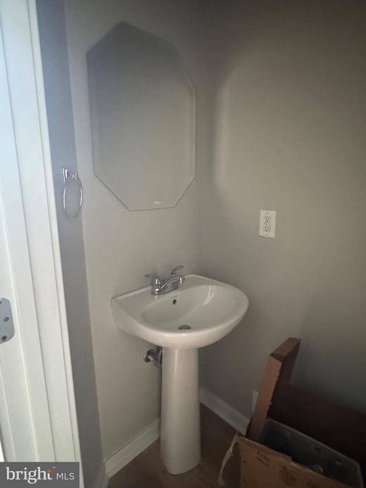 1017 5th St Se - Photo 5 of 26