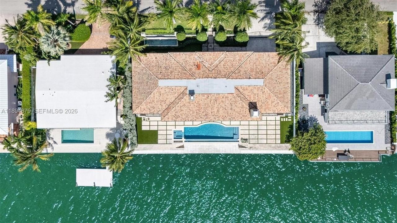 1331 Bay Ter - Photo 4 of 6