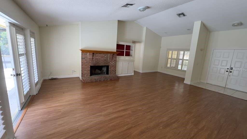 10106 Stanton Ct - Photo 4 of 19