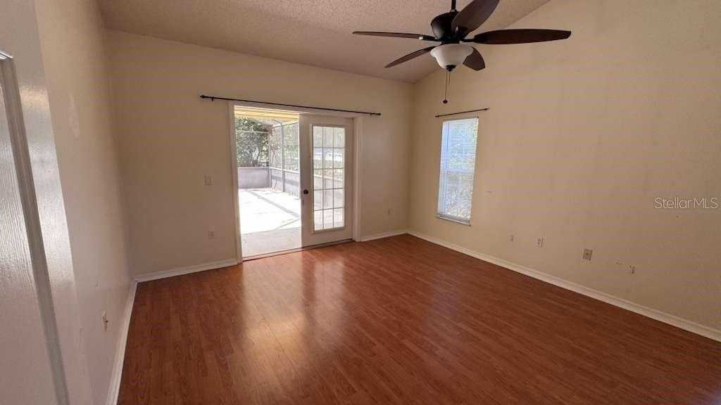 10106 Stanton Ct - Photo 7 of 19