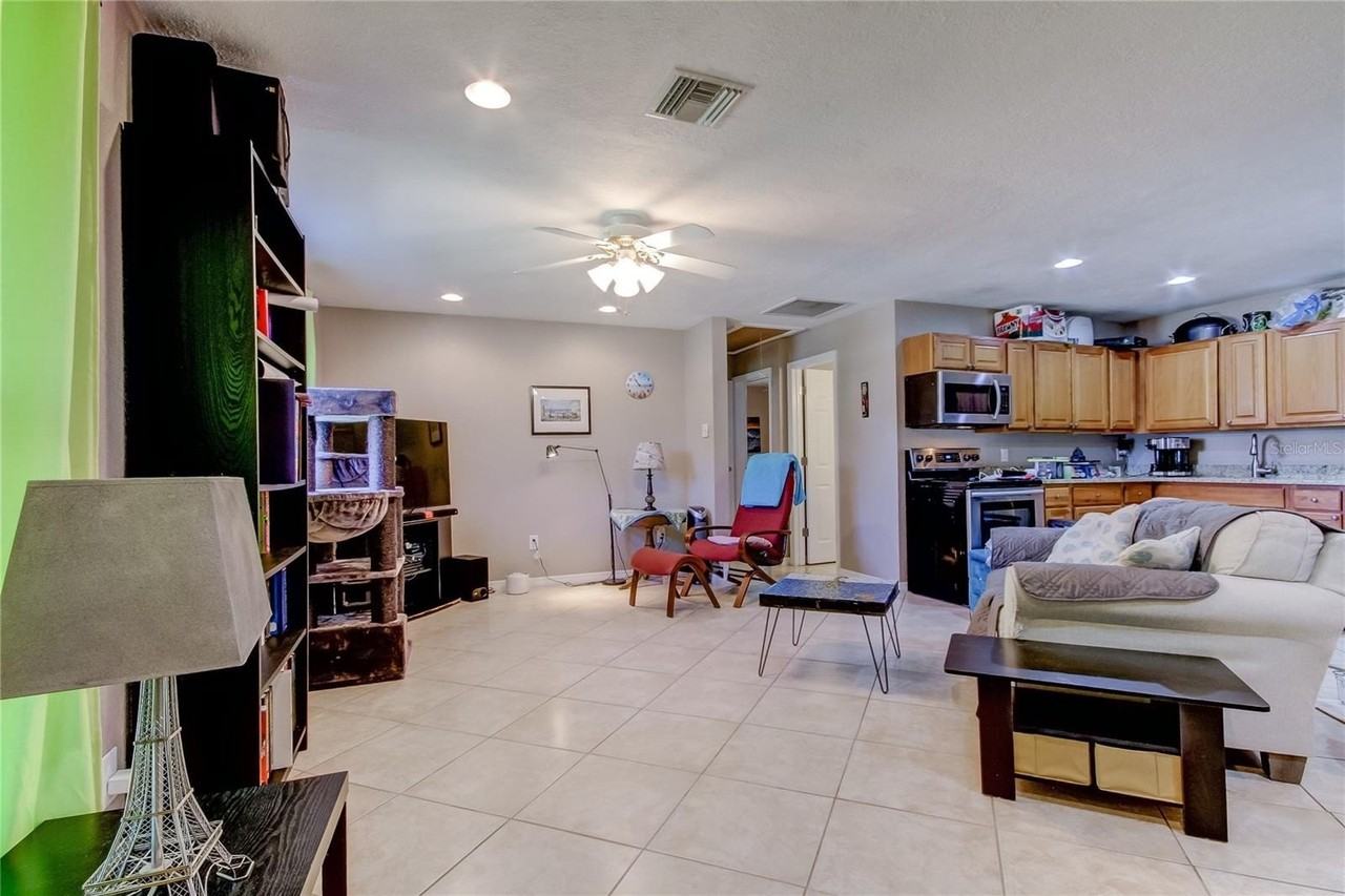 6515 Orchard Dr N - Photo 3 of 25