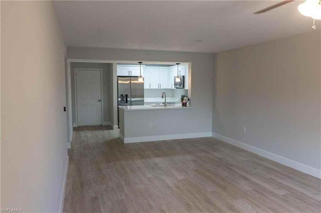 8234 Key Royal Cir Apt 523 #523 - Photo 6 of 20