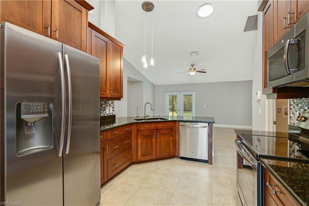 460 14th Ave Ne - Photo 3 of 11