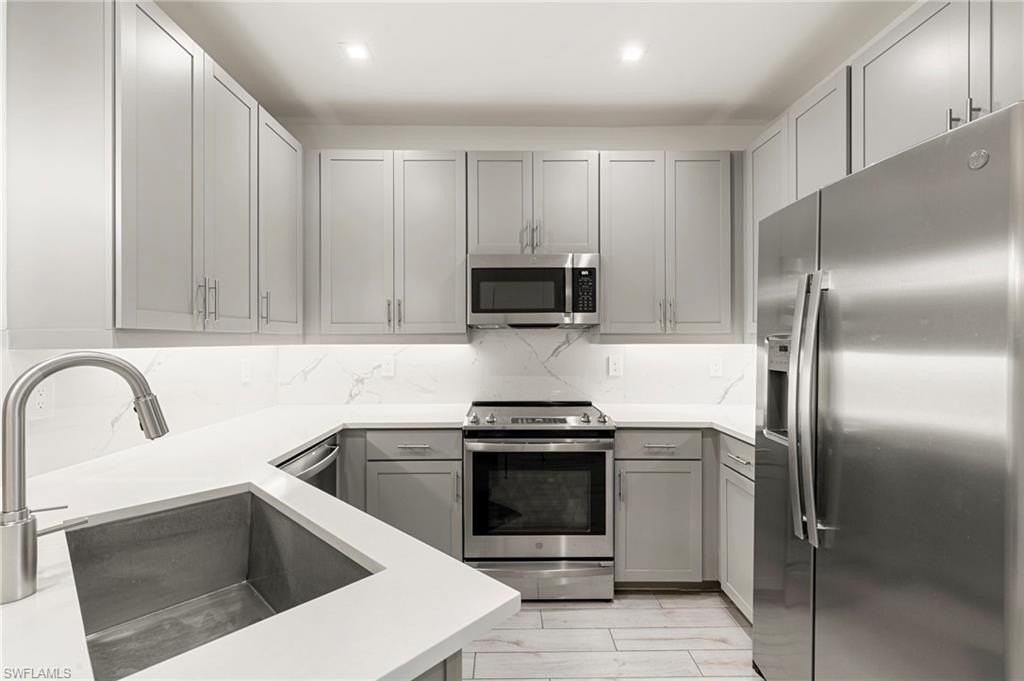 7622 Rockefeller Dr - Photo 5 of 35