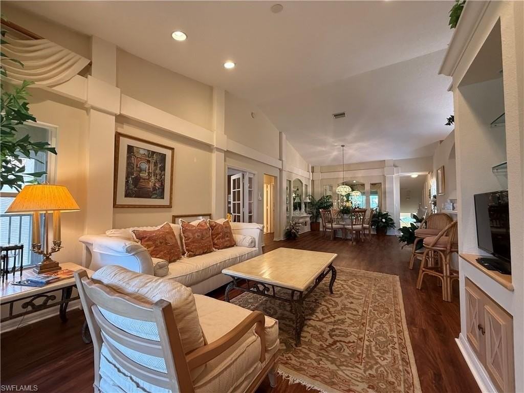 6580 Huntington Lakes Cir Apt 202 #202 - Photo 2 of 20