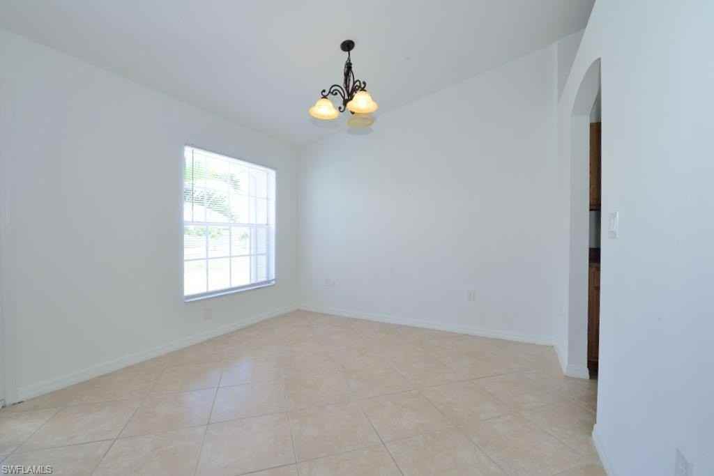 343 Ne 10th St - Photo 3 of 15