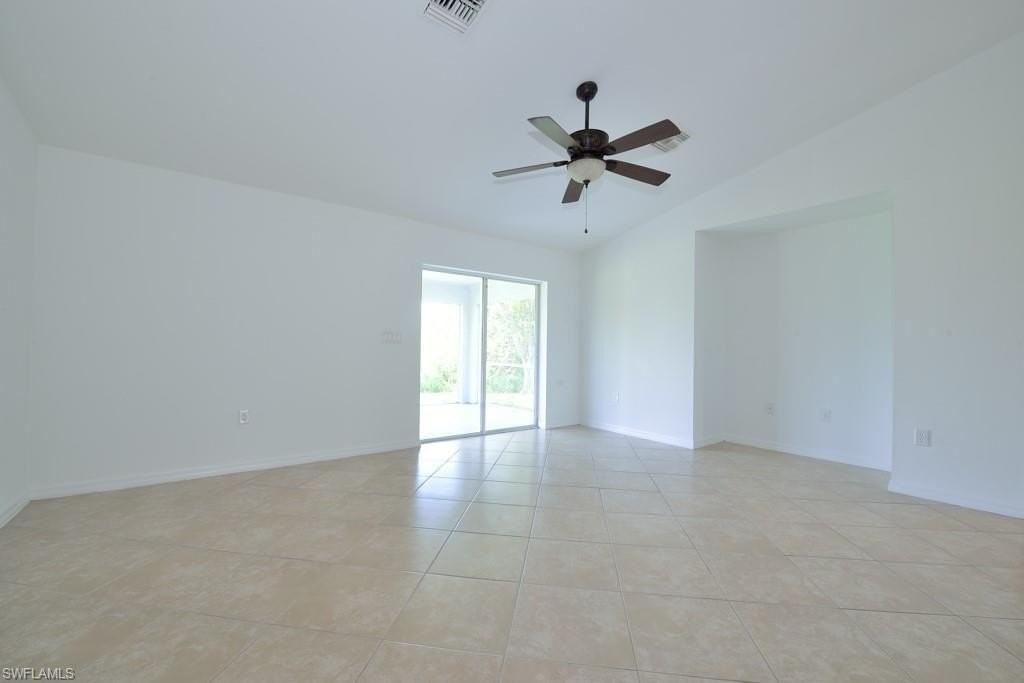 343 Ne 10th St - Photo 4 of 15