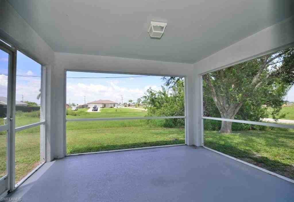 343 Ne 10th St - Photo 5 of 15