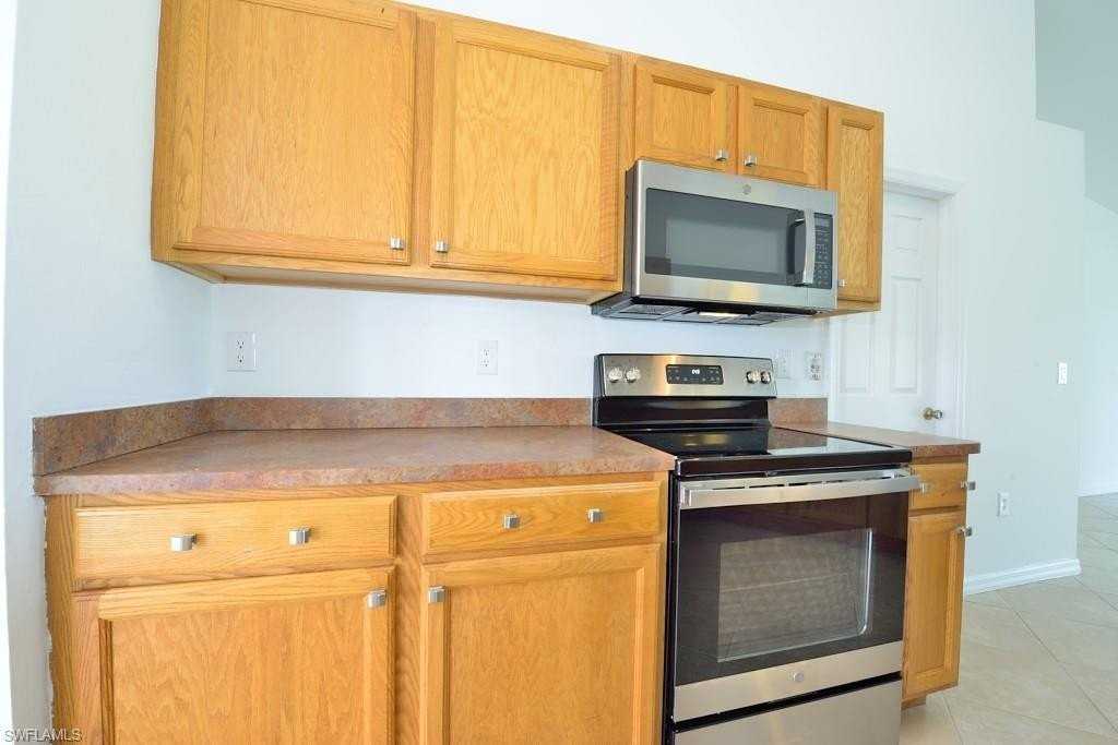 343 Ne 10th St - Photo 7 of 15