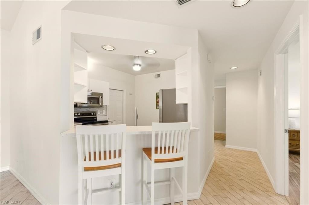 636 Windsor Sq Apt 102 #102 - Photo 6 of 33