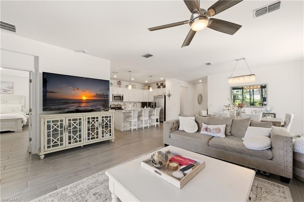 2537 Kona Way - Photo 6 of 37