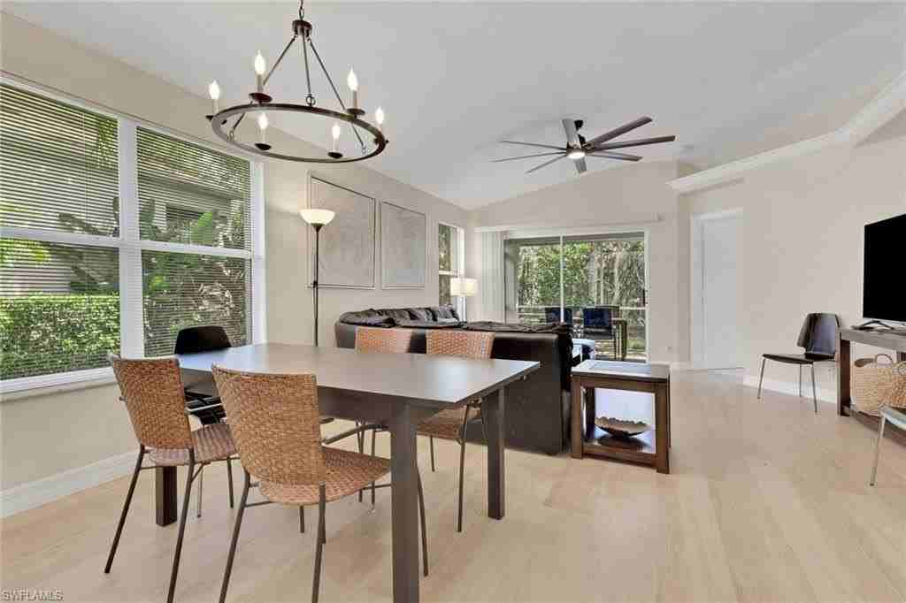 15079 Sterling Oaks Dr - Photo 7 of 50