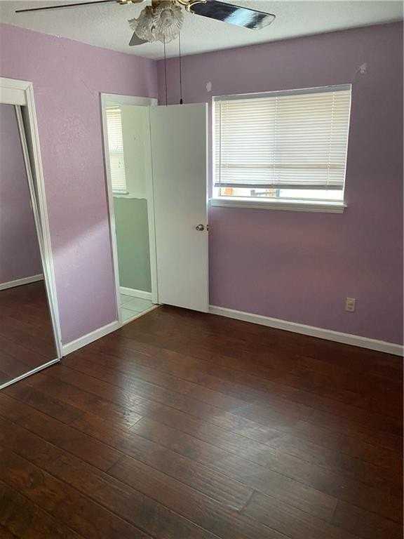 2733 Sw 56th St - Photo 7 of 14