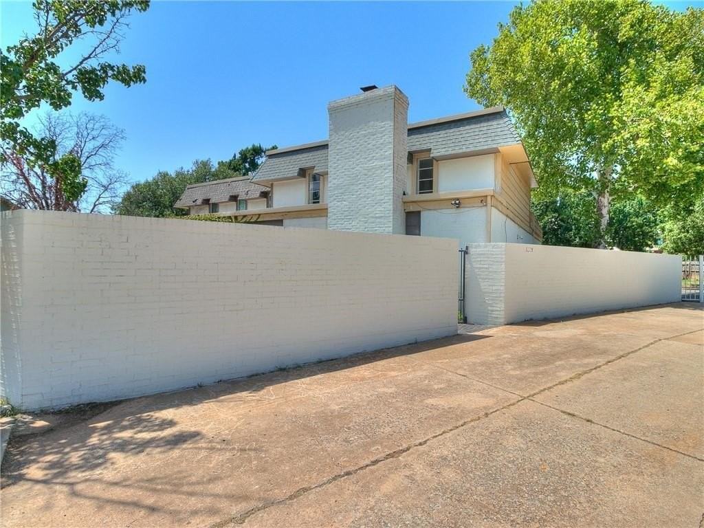 6233 Diane Dr - Photo 2 of 36