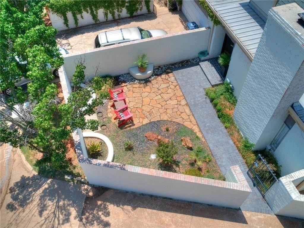 6233 Diane Dr - Photo 7 of 36