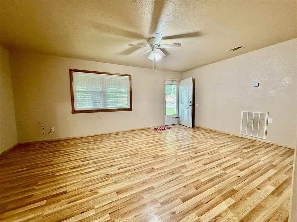 308 S Magnolia Ave - Photo 2 of 15