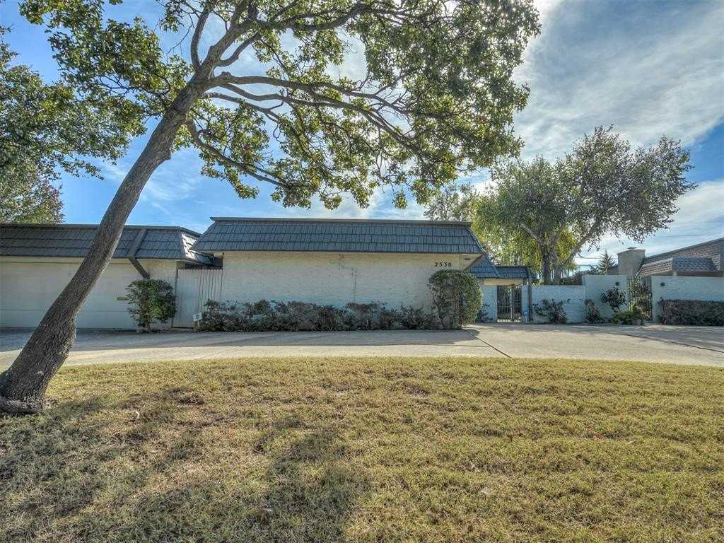 2530 Nw 62nd St - Photo 2 of 26