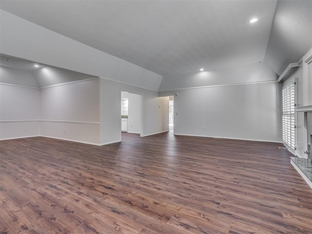 2530 Nw 62nd St - Photo 6 of 26