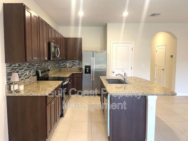 8648 Milestone Dr - Photo 5 of 32