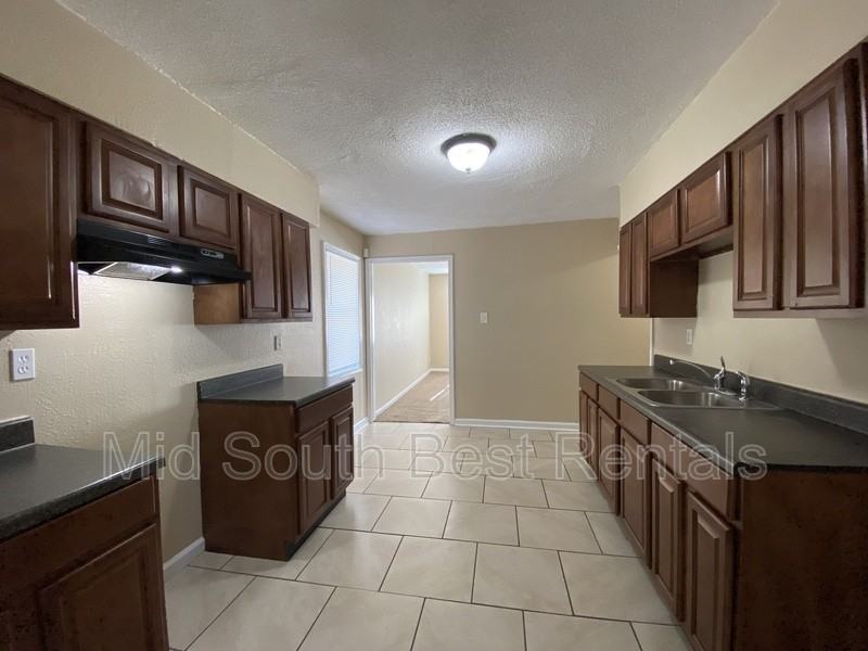 1236 Chickamauga Ave - Photo 3 of 16