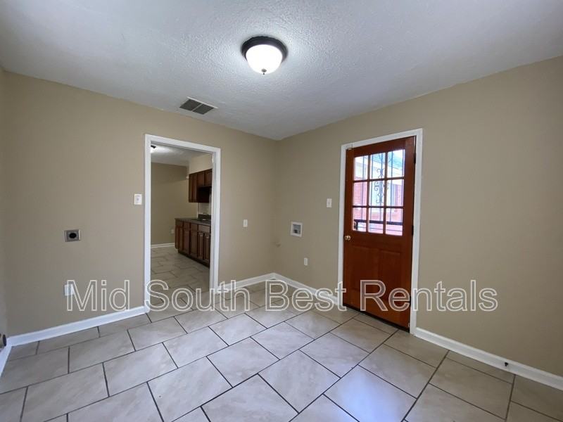 1236 Chickamauga Ave - Photo 4 of 16