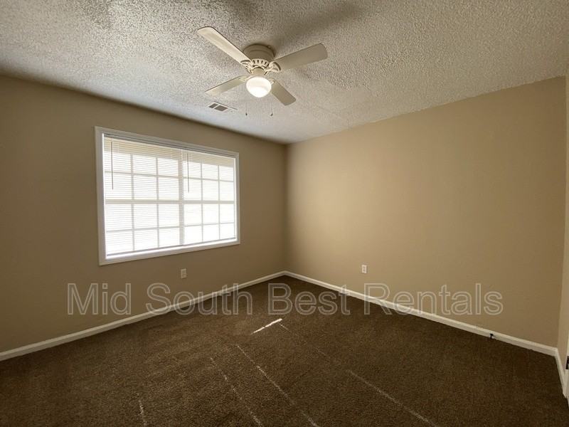 1236 Chickamauga Ave - Photo 7 of 16