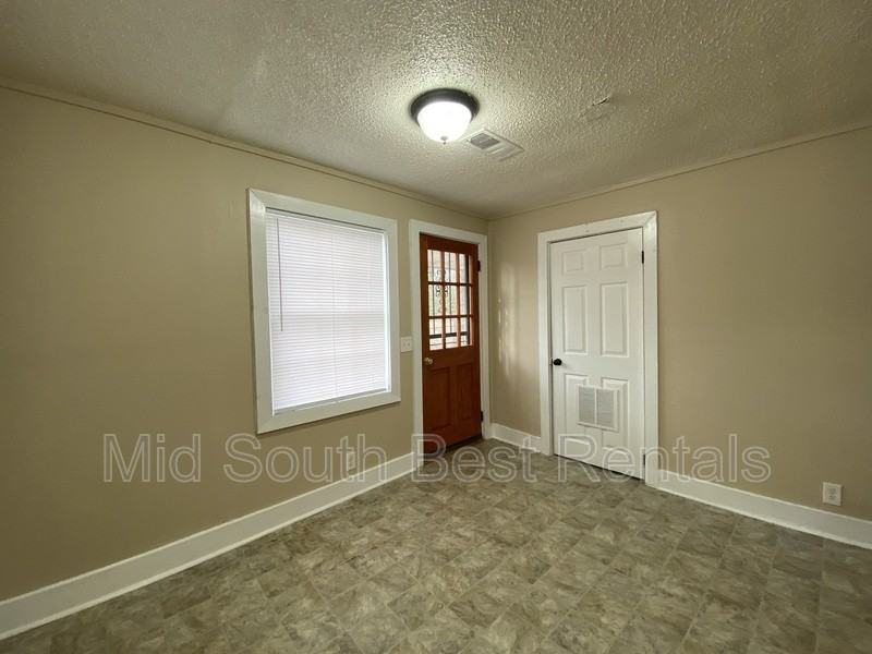 822 Eyers Rd - Photo 5 of 14